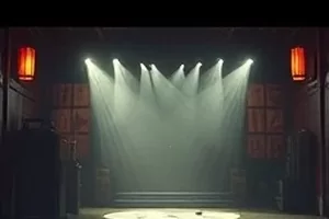 人文纪录《老街理发师》封面，老式转椅与手推剪